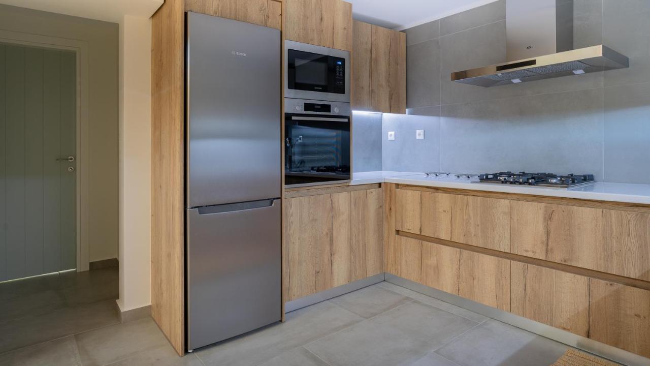 A Brand New, Beautifully Decorated Maisonette. Chalkida Bagian luar foto